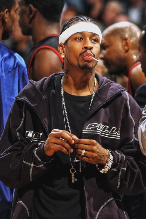 世体预测巴萨战布鲁日首发：拉什福德、费兰、亚马尔搭档锋线（世体：预测巴萨对布鲁日首发，拉什福德与费兰、亚马尔组成锋线三叉戟）