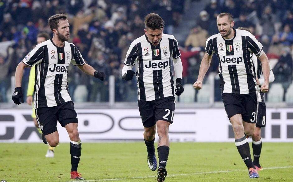 率队四冠+队史欧冠首封！官方：恩里克当选FIFA年度最佳教练​（带队夺四冠并创欧冠队史首零封！官方宣布：恩里克荣膺FIFA年度最佳教练）