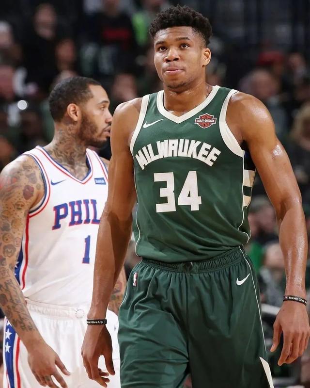 李玮洒成为首位获OPBF金腰带的中国女子拳手，多次在国际赛场取得胜利，正式转型为职业拳击选手。（李玮洒斩获OPBF金腰带成中国女拳第一人，多次在国际赛场告捷并正式转型职业拳手）