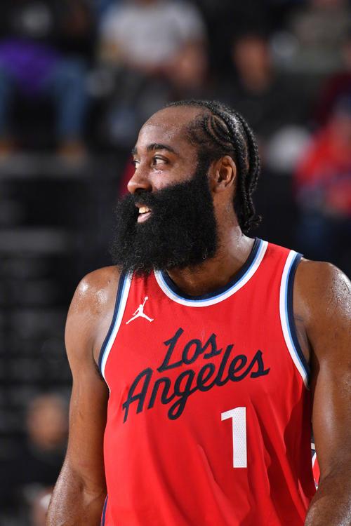 2025赛季足协杯现场观众总人数为505278人次，场均8020人（2025赛季足协杯观赛总人数达505278人次，单场平均8020人）