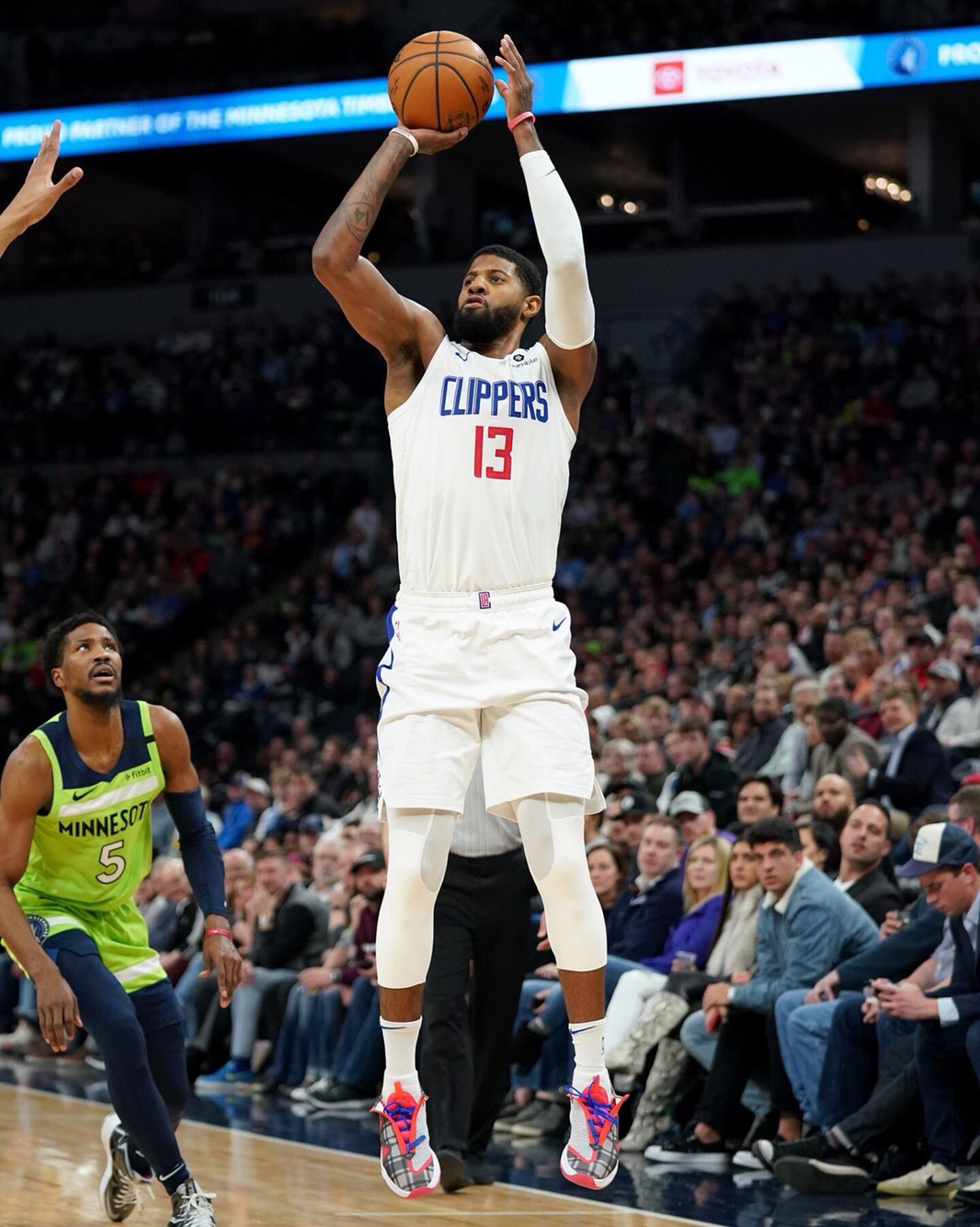 早报：维拉击败曼联延续十连胜（晨报：维拉力克曼联，豪取十连胜）