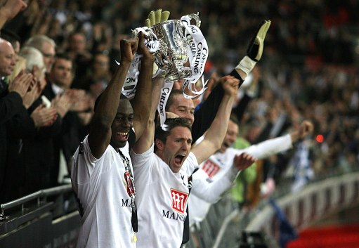 离奇，挪威女足球员药检呈阳性，污染源来自人造草坪的橡胶颗粒（挪威女足球员药检阳性，污染源指向人造草坪橡胶颗粒）