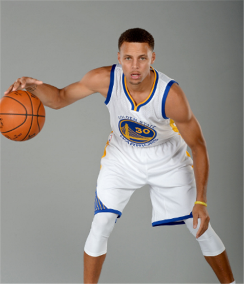 马丁内斯：C罗仍是关键球员，有他在的葡萄牙会更强大（马丁内斯：C罗依旧是核心，他在阵中葡萄牙更强大）