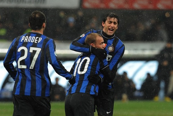 哈兰德本赛季出战20场中18场破门进32球，仅维拉、热刺对其零封（哈兰德本季20战斩32球、18场建功，仅维拉和热刺能将其零封）