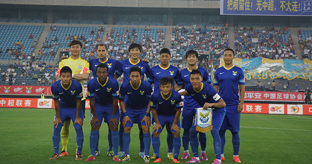 中国足坛2025赛季大结局：海港中超夺冠，国安收获足协杯（2025中国足坛收官：海港问鼎中超，国安捧起足协杯）