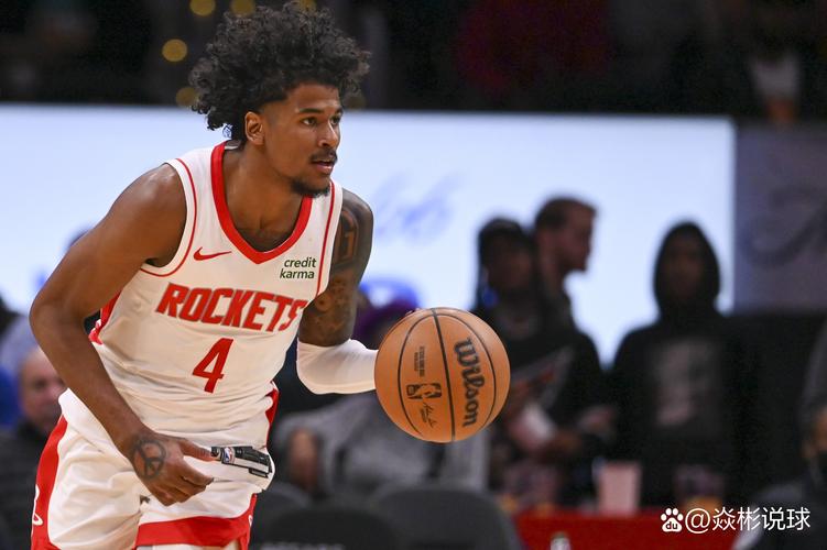 至少缺席三个月！国米官方：邓弗里斯已接受左脚踝稳定手术（国米官宣邓弗里斯接受左踝稳定手术，至少休战三个月）