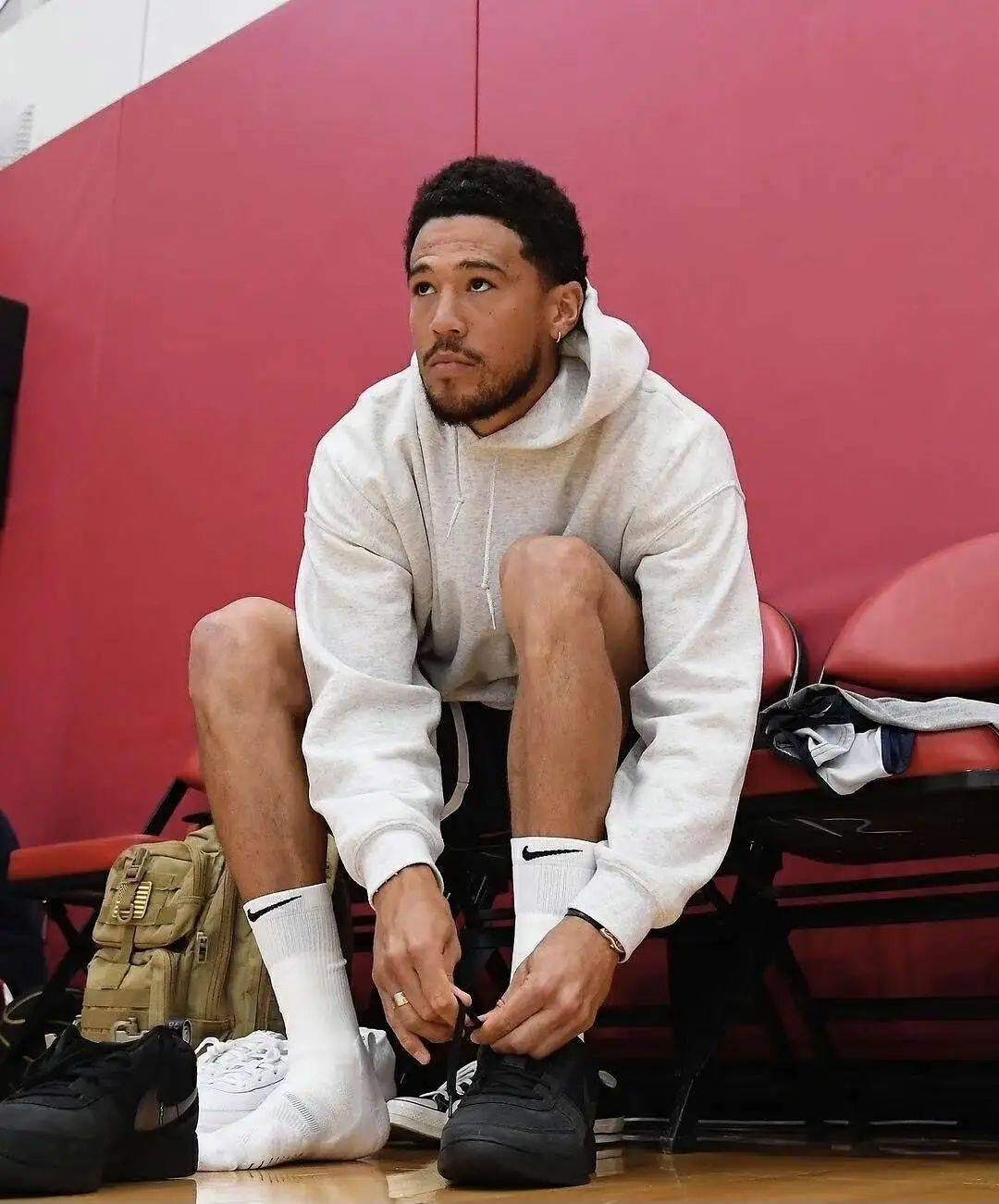 主场“三连胜”！四川蜀道远达险胜上海浦发银行女篮（四川蜀道远达险擒上海浦发银行女篮，主场豪取三连胜）