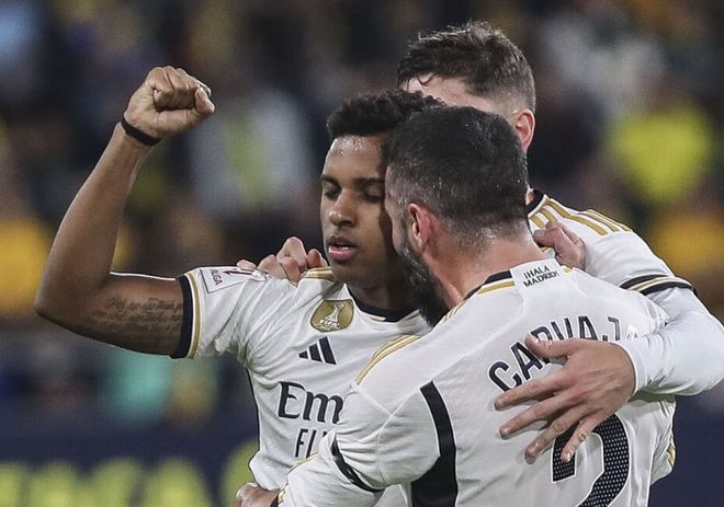 阿隆索帅位堪忧，两大潜在继任者浮出水面，齐达内和渣叔谁更适合？（阿隆索帅位告急：齐达内与克洛普成热门接班人，谁更契合？）