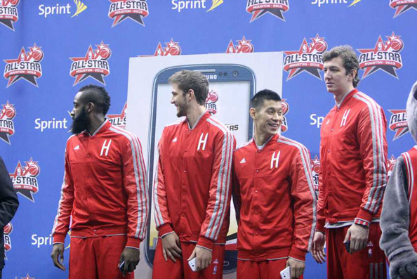 柔佛魔鬼主场绞杀残阵海港 中超冠军恐提前出局（柔佛魔鬼主场痛击残阵海港 中超冠军面临提前出局危机）