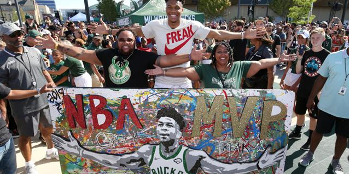 33岁内马尔爆发！17分钟戴帽救赎！3场轰5球1助，冲击明年世界杯（33岁内马尔火力全开：17分钟帽子戏法，近3战5球1助，剑指明年世界杯）