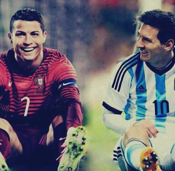 托尼：前锋不应在无意义的跑动上浪费精力，而是更专注于进球（托尼：前锋应减少无谓跑动，把精力用于进球）