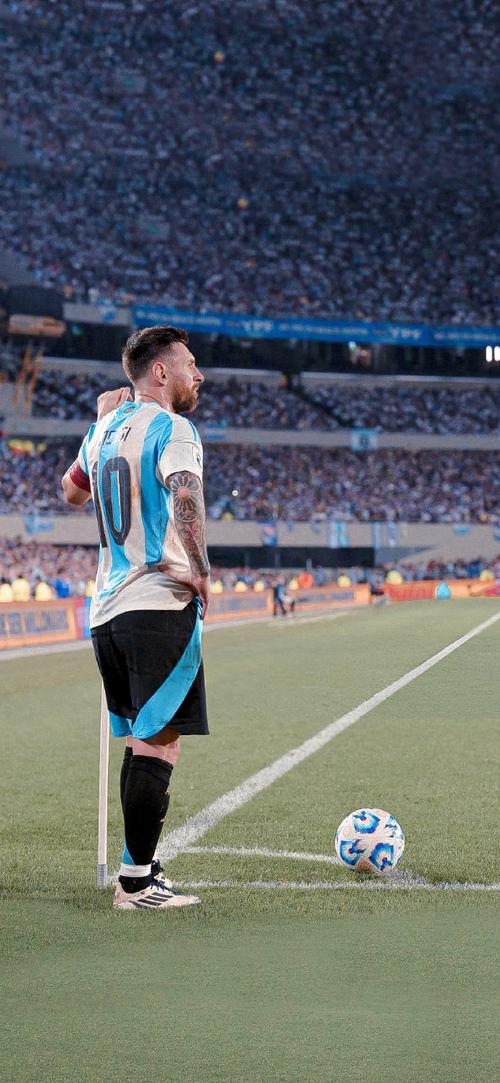 霍华德招募字母哥搭档东詹：别带伤强撑上场，湖人需要你（霍华德邀字母哥联手东詹；劝詹皇别带伤硬拼，湖人更需要你）