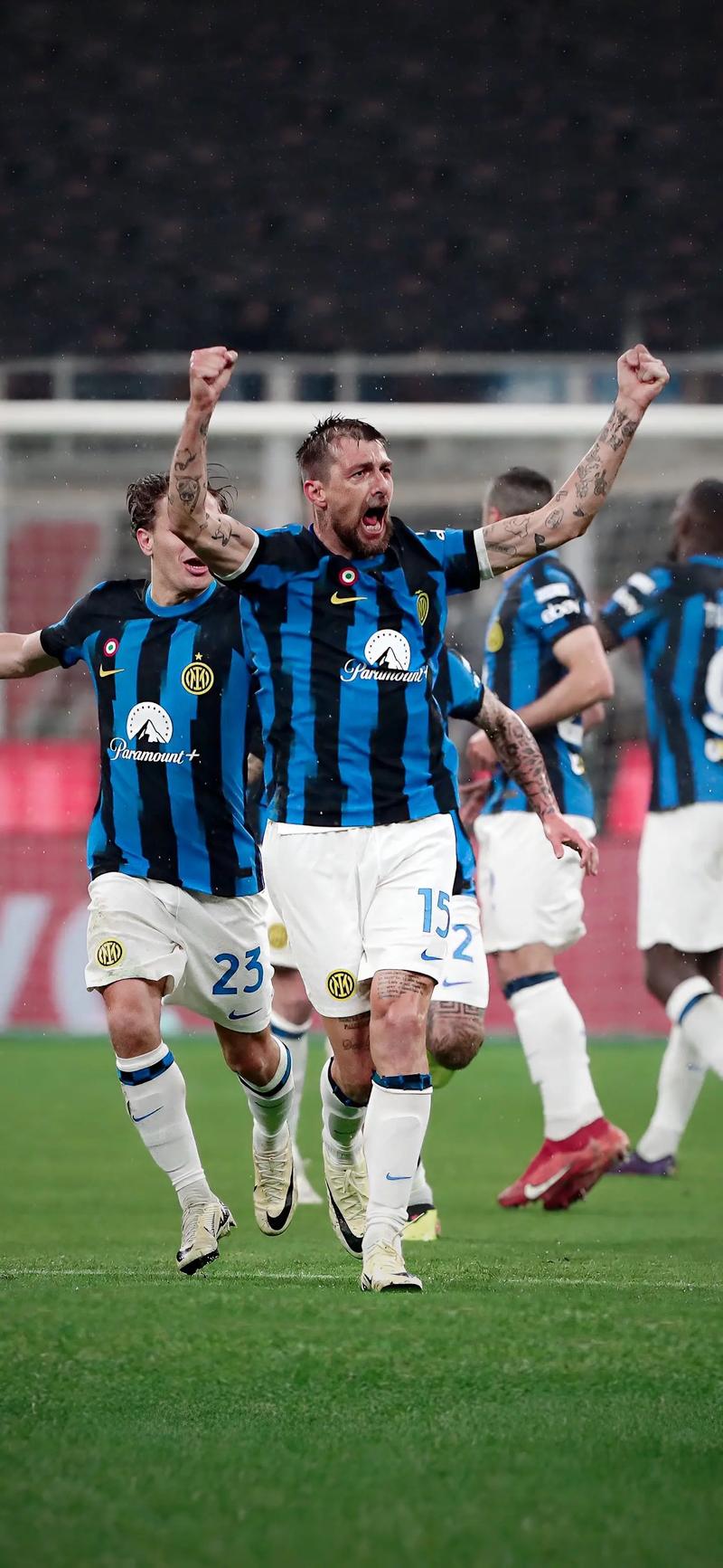 海港夺冠真相曝光！穆斯卡特硬刚挖角+3大对手集体送人头（海港称王内幕揭晓！穆斯卡特强硬回击挖角，三大对手集体失误送礼）