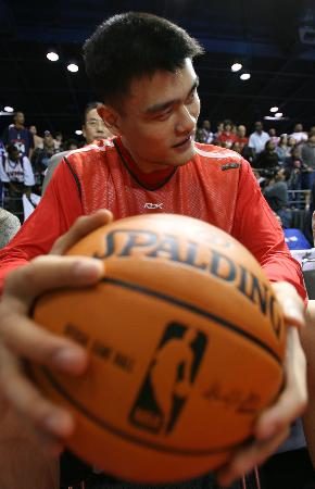 拜仁官方：阿芳和伊藤洋辉参加部分合练，穆西亚拉单独训练（拜仁通报：阿芳、伊藤洋辉参与部分合练，穆西亚拉继续单独训练）