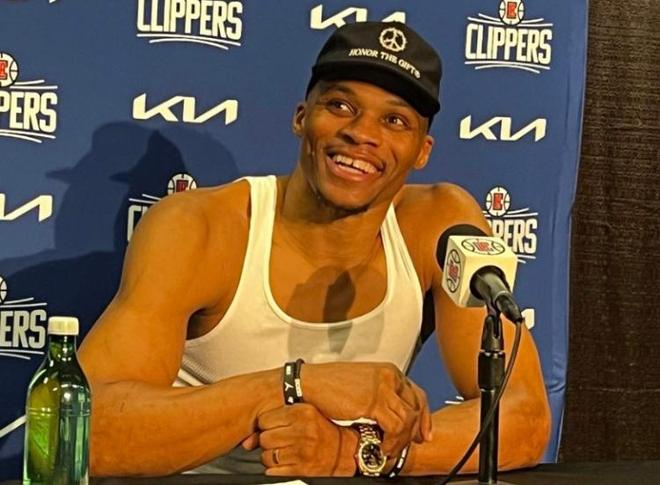 埃弗顿旧将：内维尔以为自己是瓜迪奥拉，他的战术分析省省吧（埃弗顿前将炮轰：内维尔把自己当瓜迪奥拉，别再指点战术了）