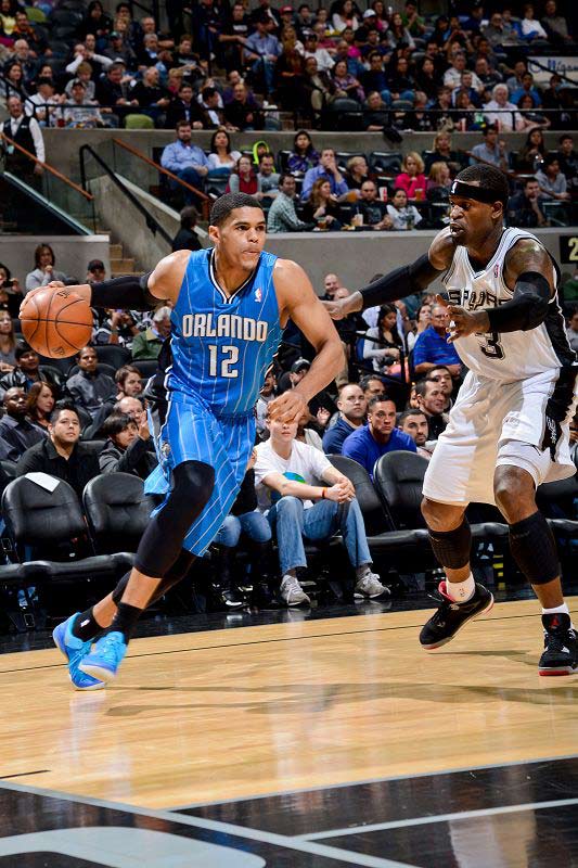 罗体：卢卡库本周末可能归队，预计意超杯半决赛踢米兰时复出（罗体报道：卢卡库周末有望归队，预计意超杯半决赛对阵米兰时复出）