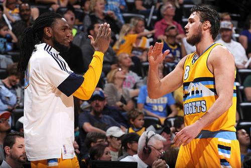 卡恩：阿森纳第一个进球是犯规；拜仁的经历于我已是过往（卡恩：阿森纳首球应判犯规；与拜仁的过往已翻篇）