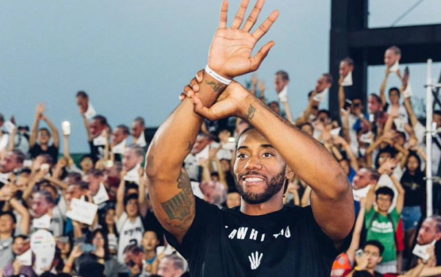 深入剖析布克场上的威慑力（深度解析布克在球场上的震慑力）