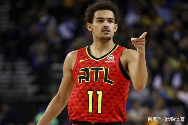 双喜临门！亨德森迎小蜜蜂处子球+英格兰赛场第600场里程碑（喜上加喜！亨德森收获小蜜蜂首球，达成英格兰赛场600场里程碑）