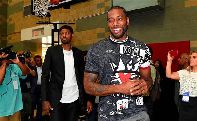 跟队：西汉姆联已出具许可，菲尔克鲁格26日将参与米兰训练（西汉姆已放行，菲尔克鲁格将于26日随米兰训练）