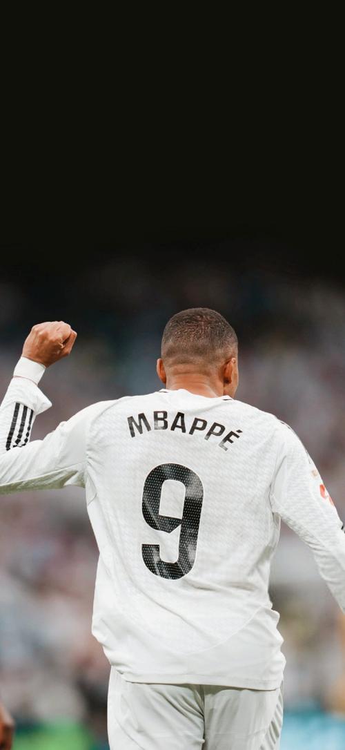 佩雷拉：离开曼联时我不想和滕哈格谈话，我想踢更多比赛（佩雷拉：离队曼联时不愿与滕哈格沟通，只想争取更多出场时间）