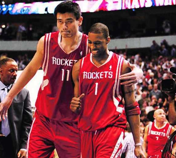 定位球魔术师：法国人乔弗尔如何在阿森纳打造自己的标志形象（法国人乔弗尔如何在阿森纳塑造定位球招牌风格）