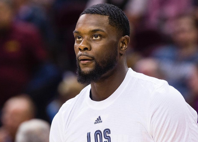 “混合脸谱”挑战来袭🔥是什么照片让小图拉姆笑出屏...（混合脸谱挑战上线：哪张照片让小图拉姆笑翻屏幕？）