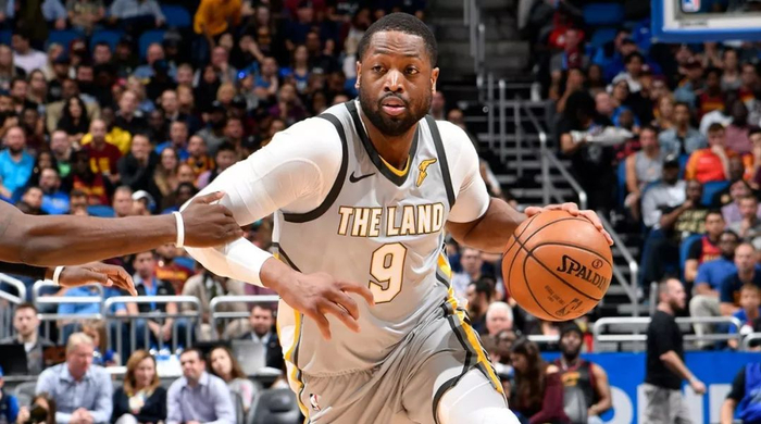 西班牙人俱乐部收入翻倍目标如何避免足球界的常见财务陷阱？（西班牙人俱乐部冲刺营收翻倍，如何避开足坛常见财务雷区？）