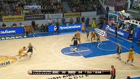 莱万过去15次首发出战法兰克福斩15球，曾两次上演帽子戏法（莱万近15次首发战法兰克福轰入15球，两次上演帽子戏法）