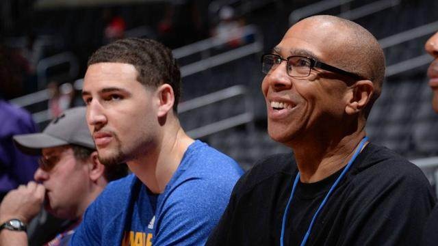 德天空：多特将在今天与二门亚历山大-迈尔续约至2027年（德天空：多特今日将与二号门将亚历山大-迈尔续约至2027年）