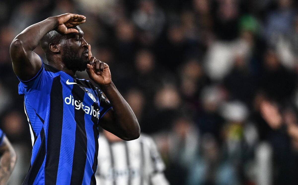 幸福！安东内拉晒与梅西合照：圣诞快乐（甜蜜！安东内拉晒与梅西同框，送上圣诞祝福）